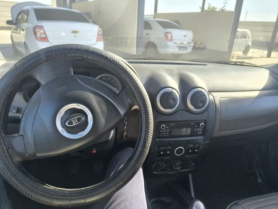 Sotiladi Lada Largus