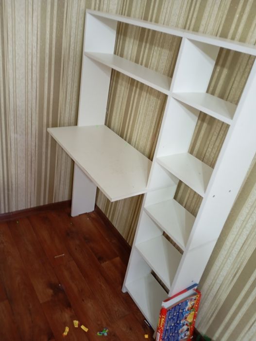 Школьный письменный стол