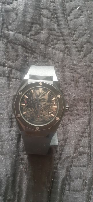 Продам часы сами заводяться