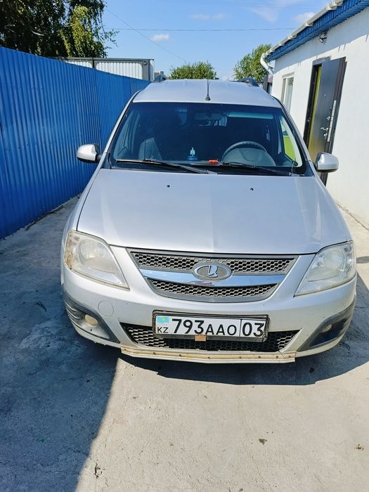 Лада Ларгус 2015 года 7 местный