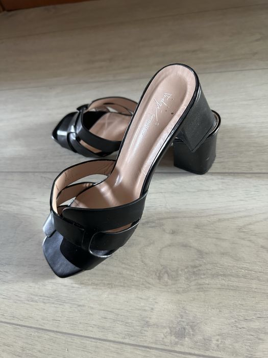 Женские туфельки