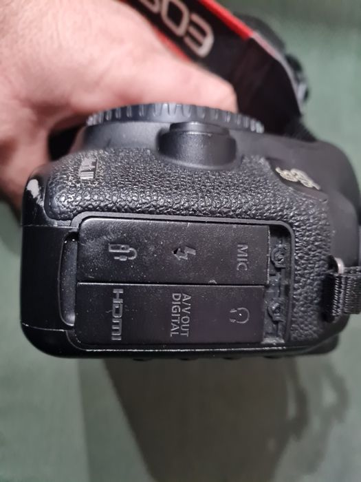 Canon EOS 5D Mark III + Cadou