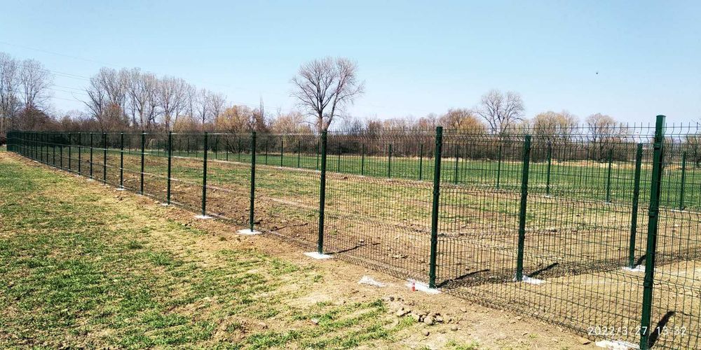 Ограда. Метални оградни пана и колове. Мрежа с декорация. ТОП оферти!