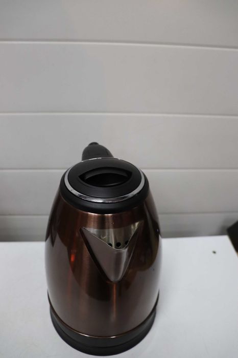 Hagen, Компактна електрическа кана от неръждаема стомана, 1500W, 1,8L