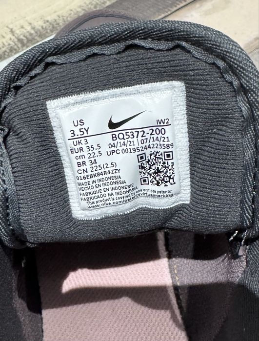 Ghete nike marimea 35,5, noi