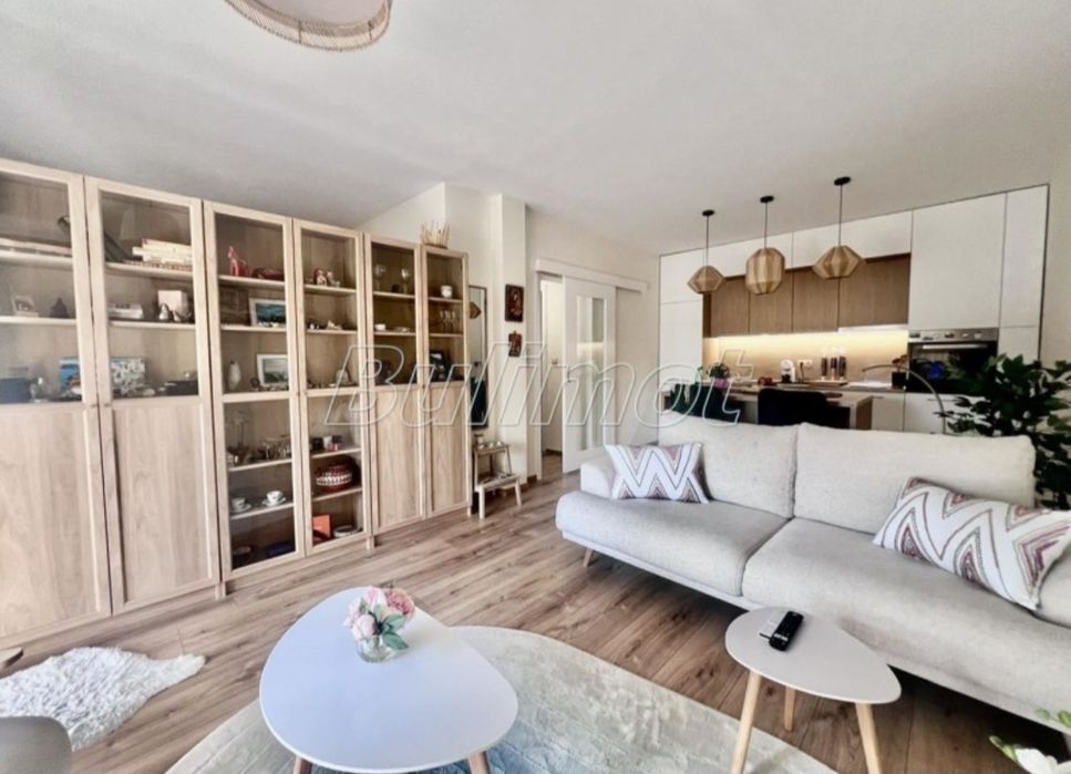 Канапе, цвят крем