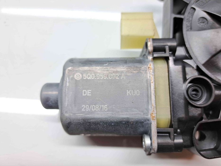 Motoras geam dreapta spate Skoda Superb III Combi (3V5) [Fabr 2015-202