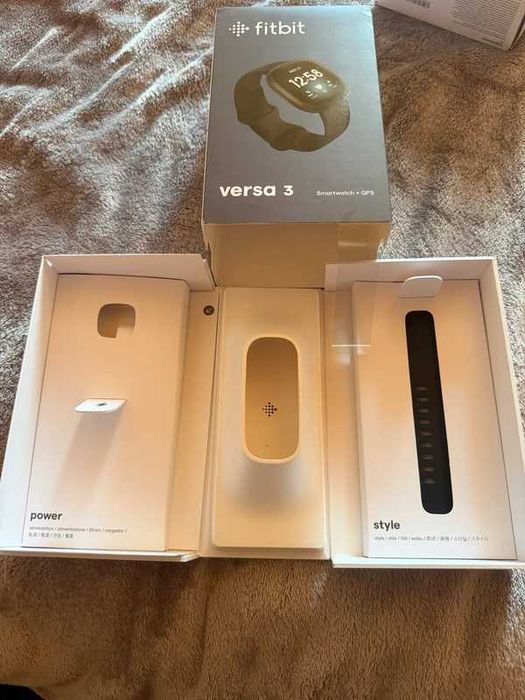 Vând Fitbit Versa 3 în stare bună de funcționare.