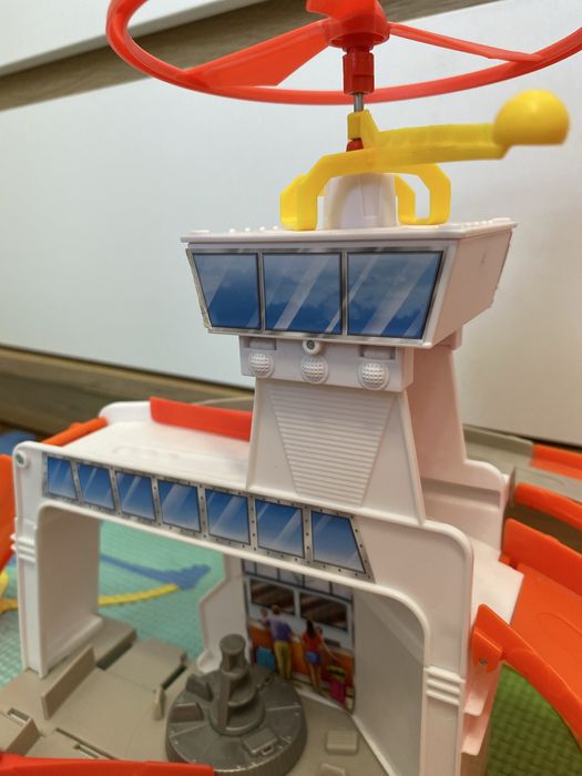 Писта Hot wheels летище
