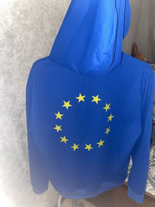 продам худи «Europe»
