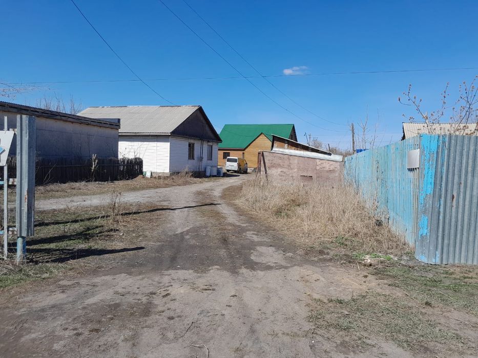 Продам два дома на одном участке