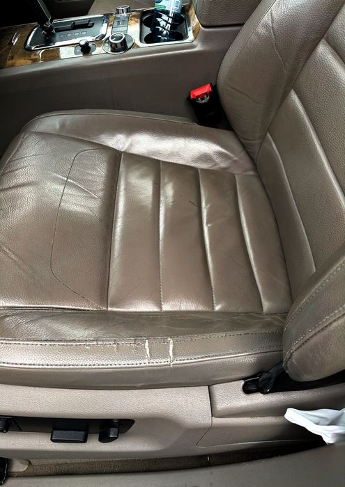 Vând Volkswagen Touareg diesel V6 TDI 3.0 Automat 4x4 permanent perne aer an 2008 înmatriculat