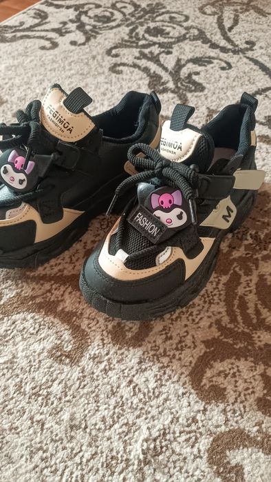 Продам детские кросовки