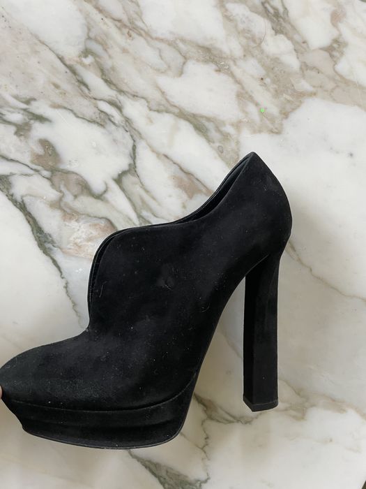 BOTTEGA VENETA botine piele intoarsa (pret noi 7000 lei)