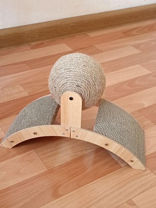 Когтеточка для кота