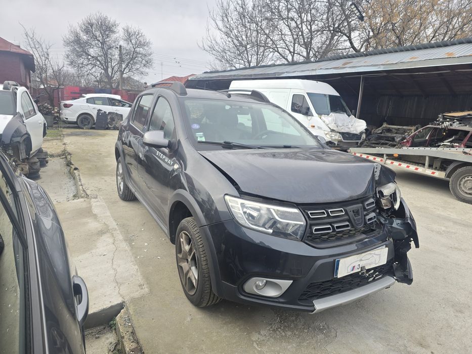 DACIA Sandero Stewpay la cheie 2018 0.9 TCE 80.000 km  Avariat  Lovit