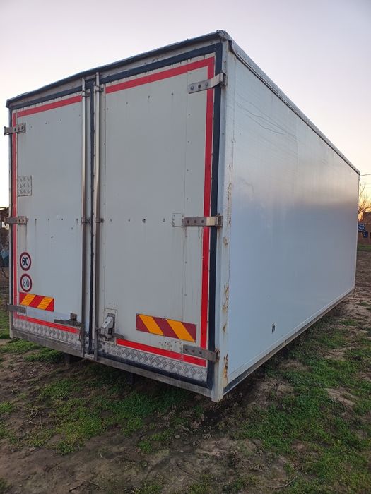 Caroserie, cub depozit