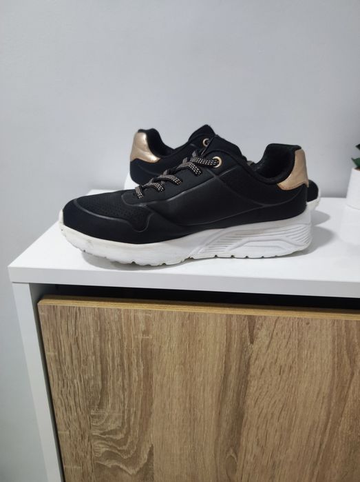 Маратонки Skechers