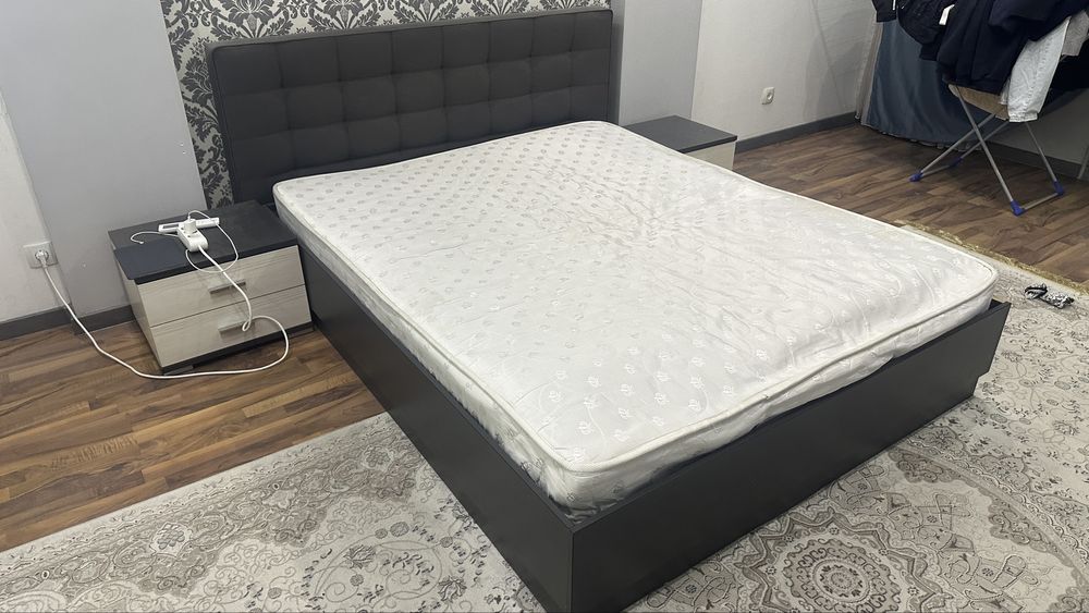 Кровать с Матрацем