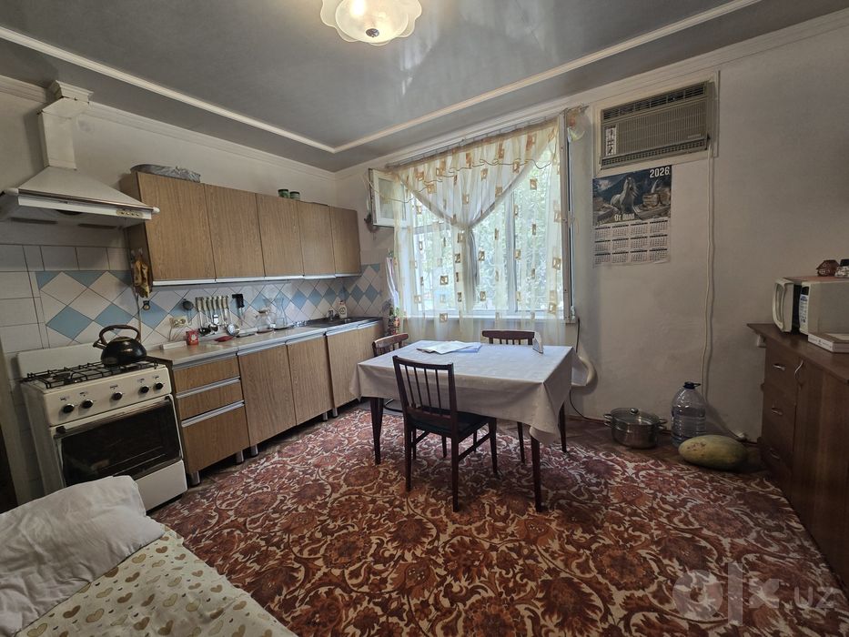Продается Дом с участком, Буюк ипак йули,  Луначарского,