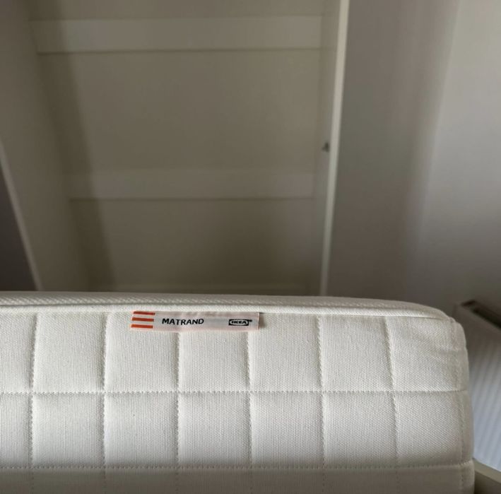 Pat rabatabil pe perete + saltea ikea
