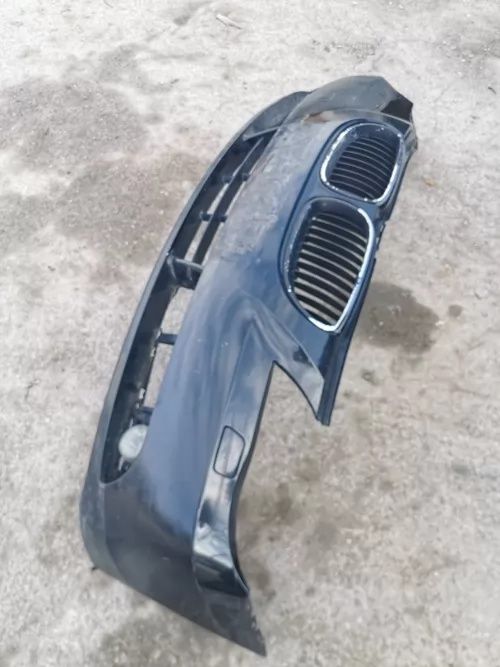 Bara fata Bmw seria 5 E60 E61 neagra spoiler fata  piese dezmembrez