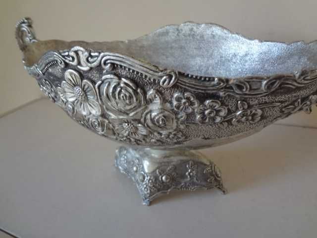 Голяма разкошна сребриста купа