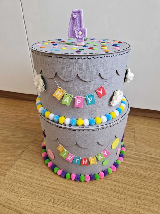 Картонена торта за рожден ден