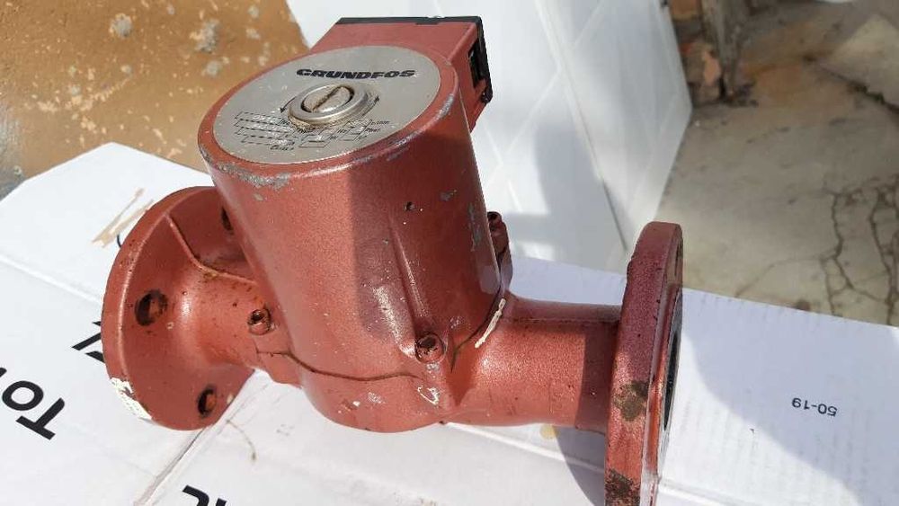 Радиатори за парно и помпи