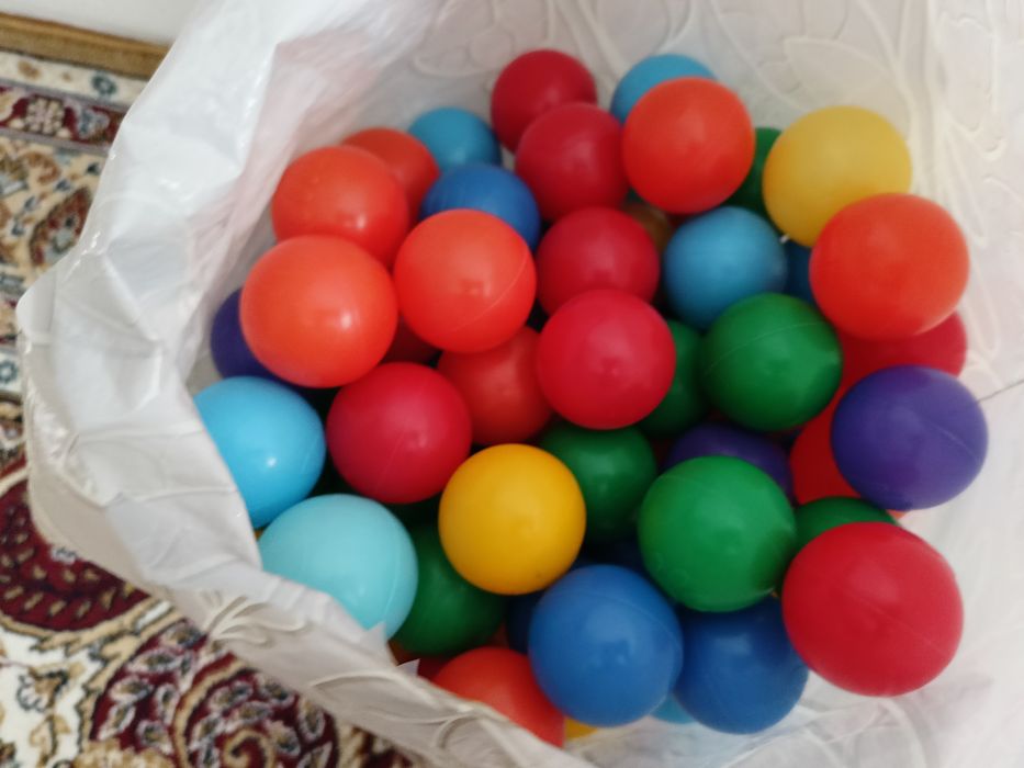 Детские игральные шарики