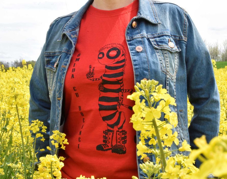 Personalizam tricouri din bumbac prin imprimare direct pe material!