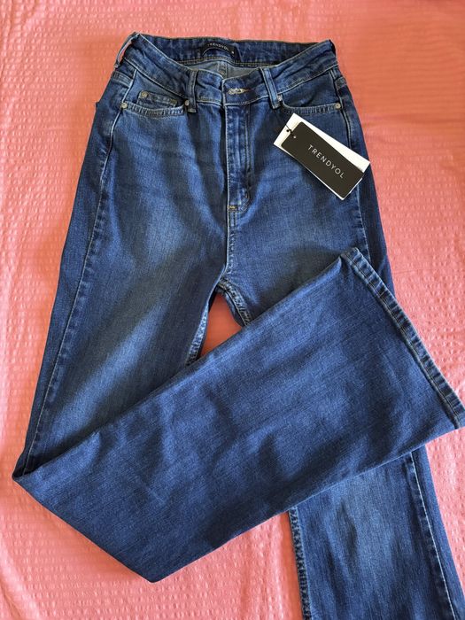 Blugi  evazati Trendyol