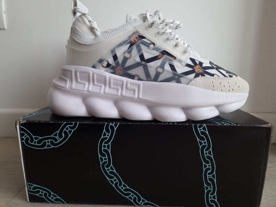 Ver.sace Chain Reaction - alb cu model - Marimea 43 - Cadoul Ideal