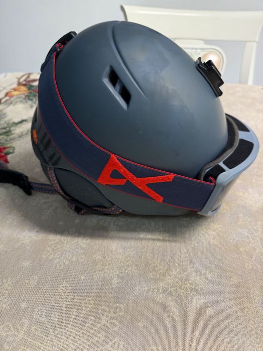 Casca schi/snowboard ANON+ ochelari si cagula Bonus