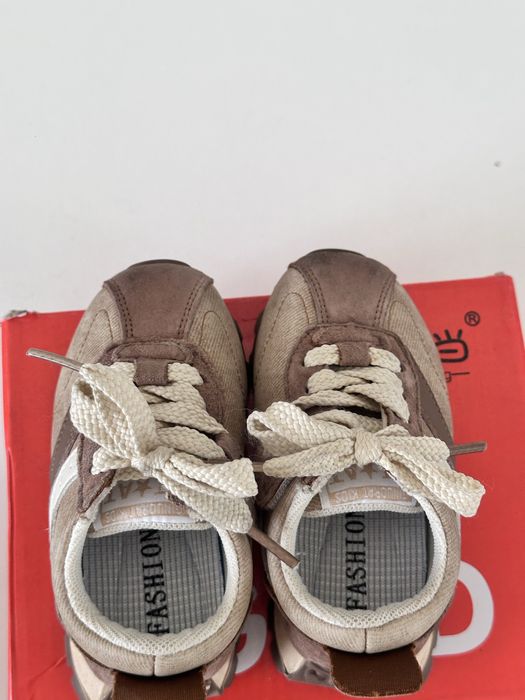 Детстке кроссовки