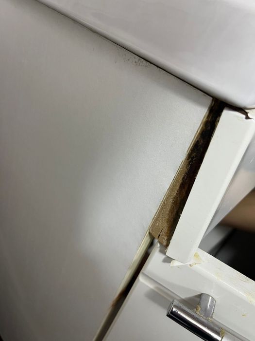 Продается умывальник с зеркалом