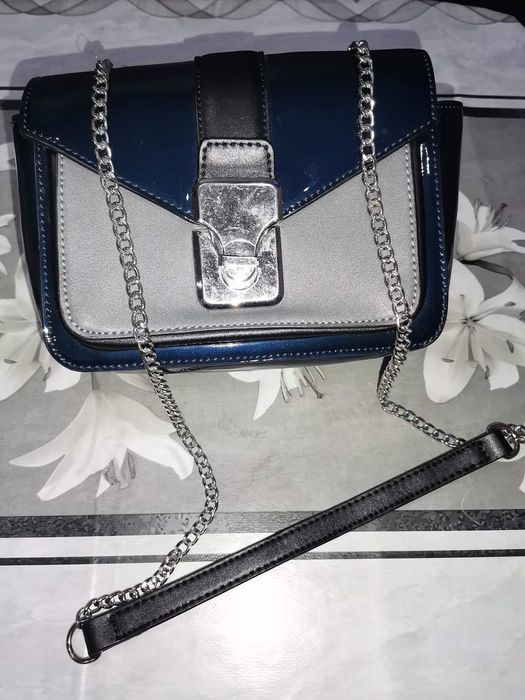 Малка дамска чанта