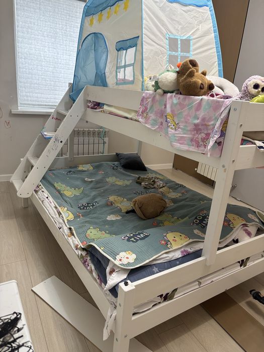 Двухярусная кроватка