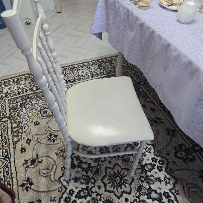 Продам стол кухонный