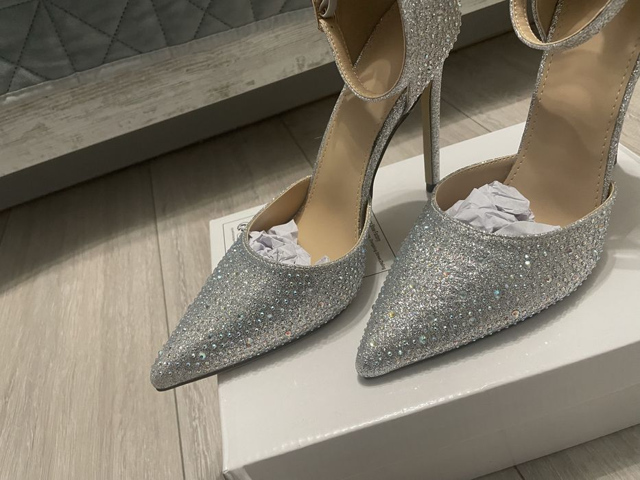 Чисто нови обувки