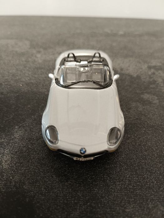 Bburago BMW Z8 .