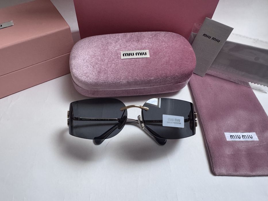 Ochelari de soare Miu Miu MUA51S 75-14 110, Noi