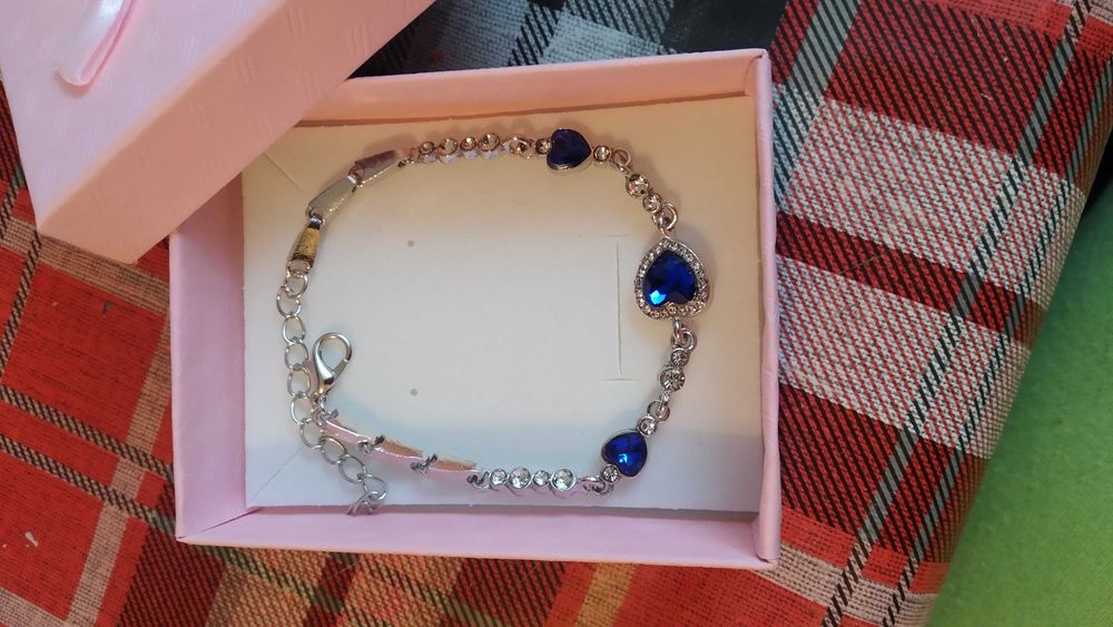 Нова, сребърна гривна. Различни модели. Цена 25/75 лв.В кутия.