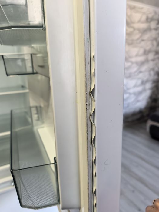 Продам холодильник Midea