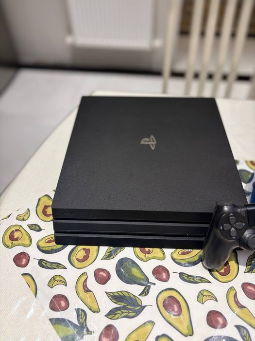 PlayStation 4 Pro (PS4 Pro) — отличное состояние