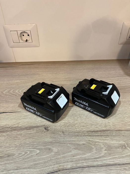 Set acumulatori baterii Makita 18V 5AH in stare foarte buna, ORIGINALI