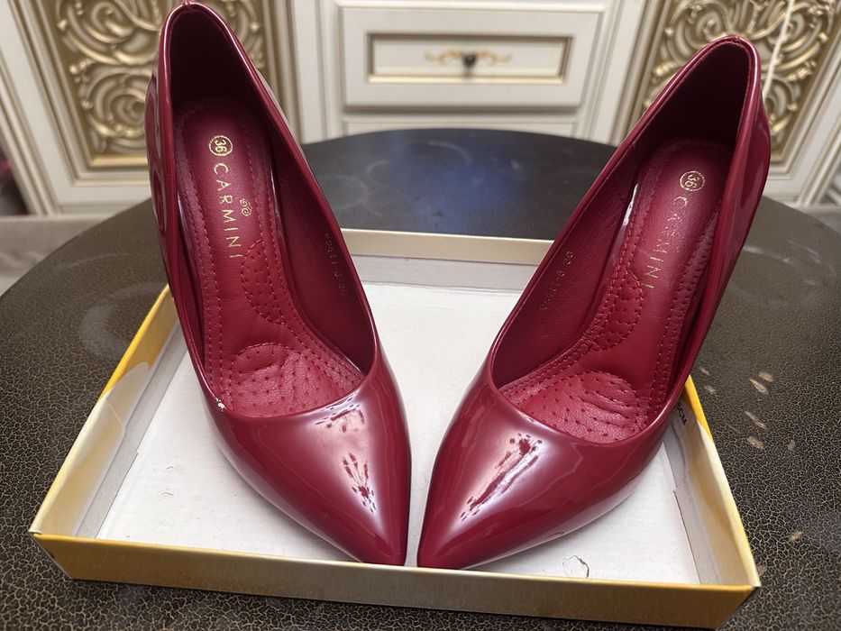 Продам женские туфли