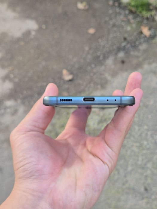 Samsung Galaxy Z Flip 3 200$