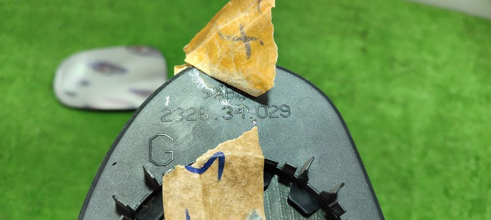 STICLA OGLINDA STANGA (3 BUC.) PEUGEOT 107 / C1 / AYGO 2005-2014 / PEUGEOT 207 2006-2014 / PEUGEOT 107 2005-2014 / DACIA DUSTER / RENAULT 2010-2018 CO