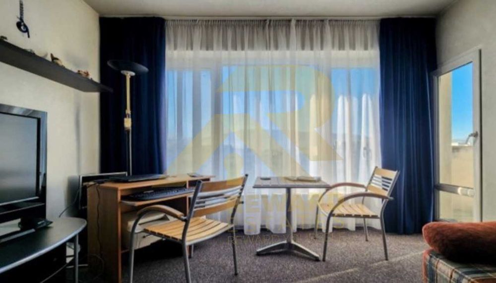 Продава се Тристаен апартамент в София, Люлин 6 - 89 кв.м за 2022 €/кв.м - Снимка #3